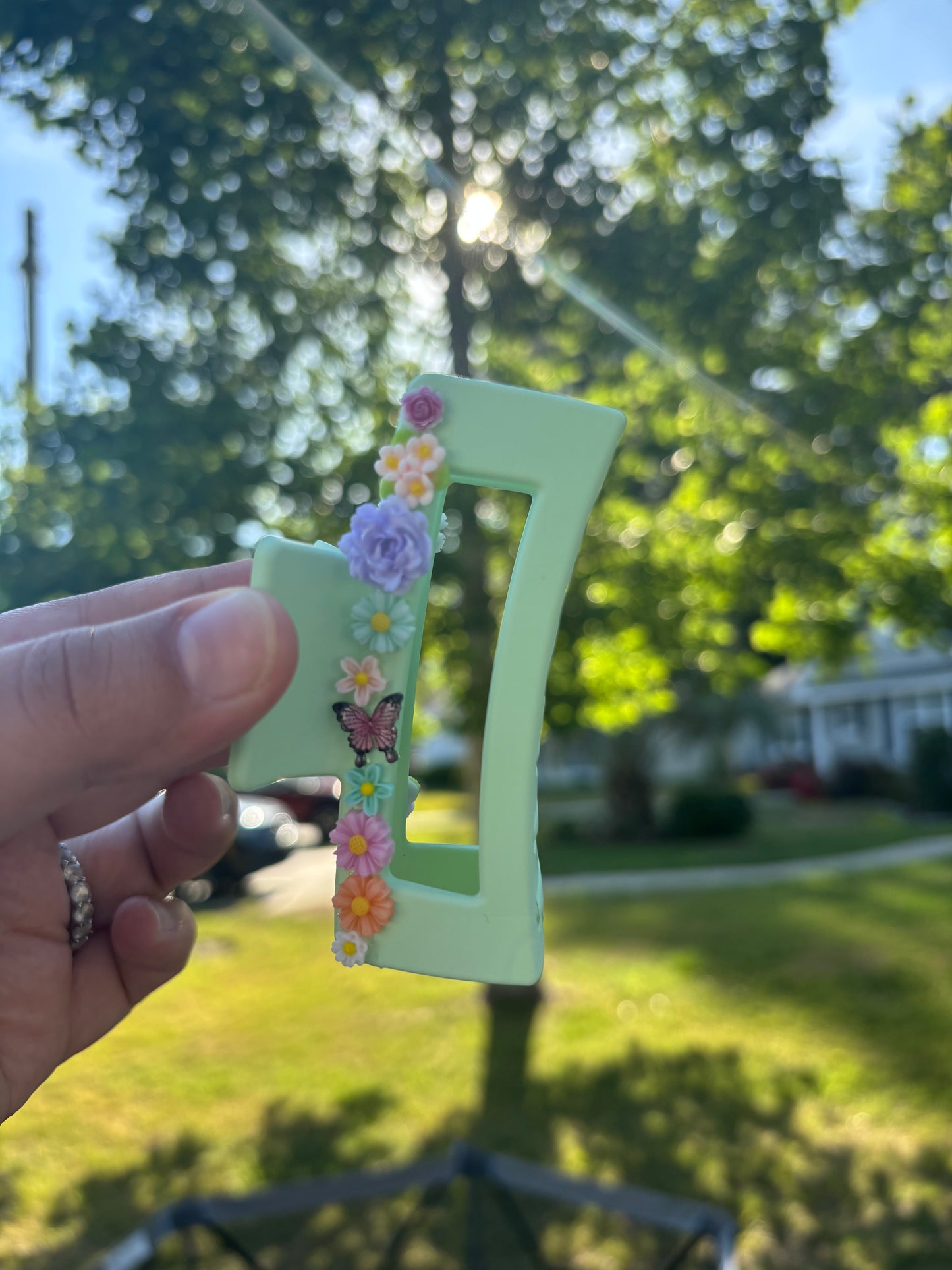 Green MAMA garden claw clip