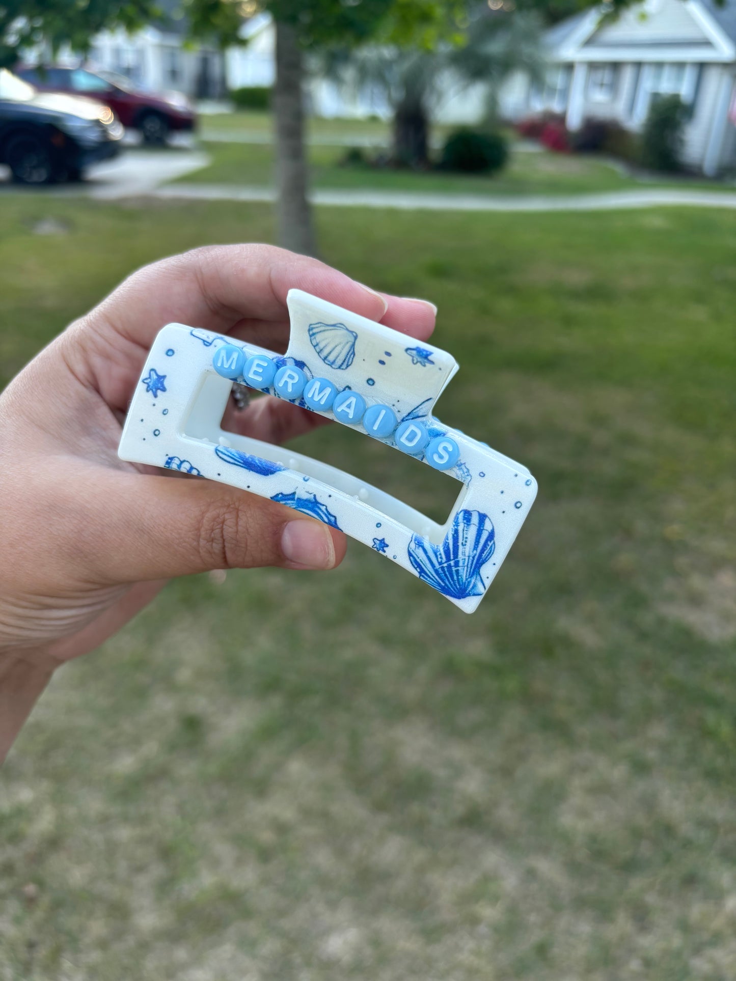 Play mermaids claw clip